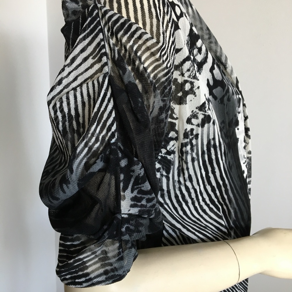 Lynn Richie Silver tank top and matching cardigan set - Picture 3 of 11